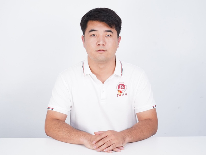 李记辉